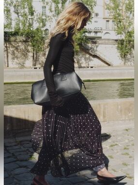 H&M SHEER PLEATED SKIRT